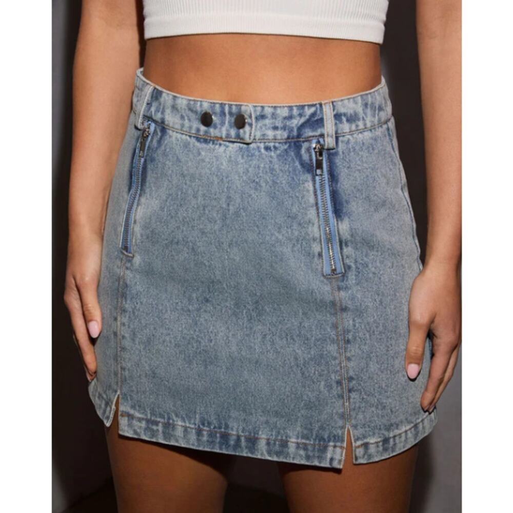 VICI Women's Dark Denim Arlin Zipper Accent Mini Skirt Size M